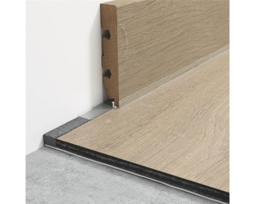 Гибкий ПВХ профиль Pergo Hydrostrip для водостойкой отделки плинтуса 5х8х5мм
